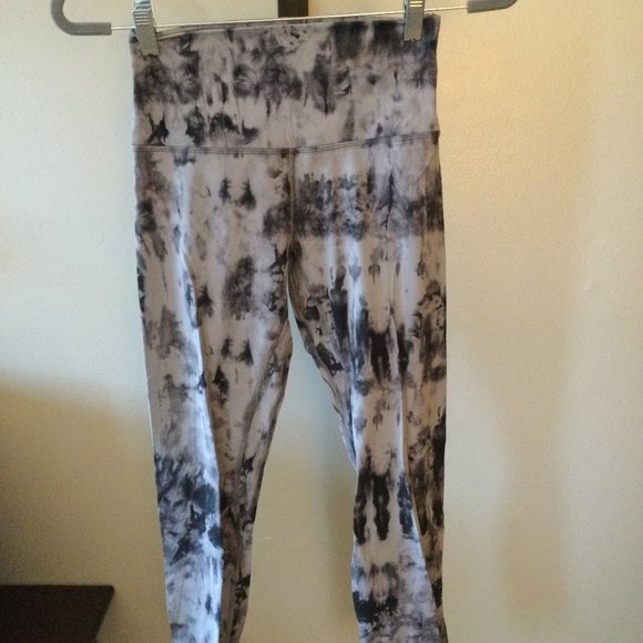 Lululemon Align - Cropped - Tie Dye - Picture 4 of 5